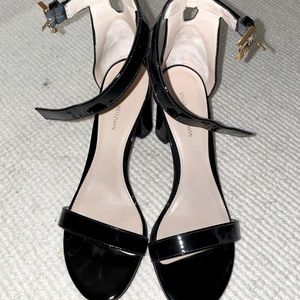 NEVER WORN BRAND NEW STUART WEIZTMAN BLACK HEELS 8